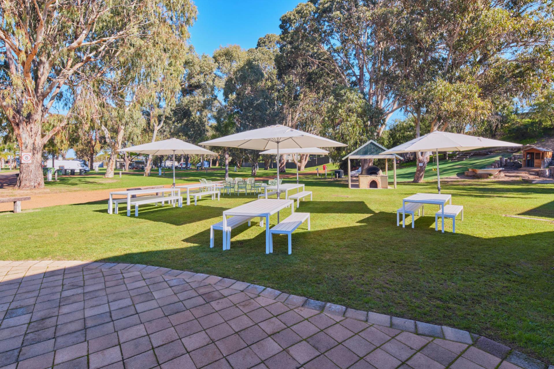 Peppy’s Bar and Restaurant | Peppermint Grove Beach Image