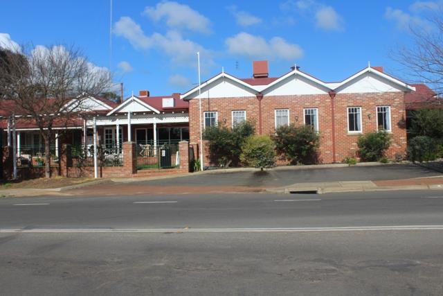 Capel Tavern Image